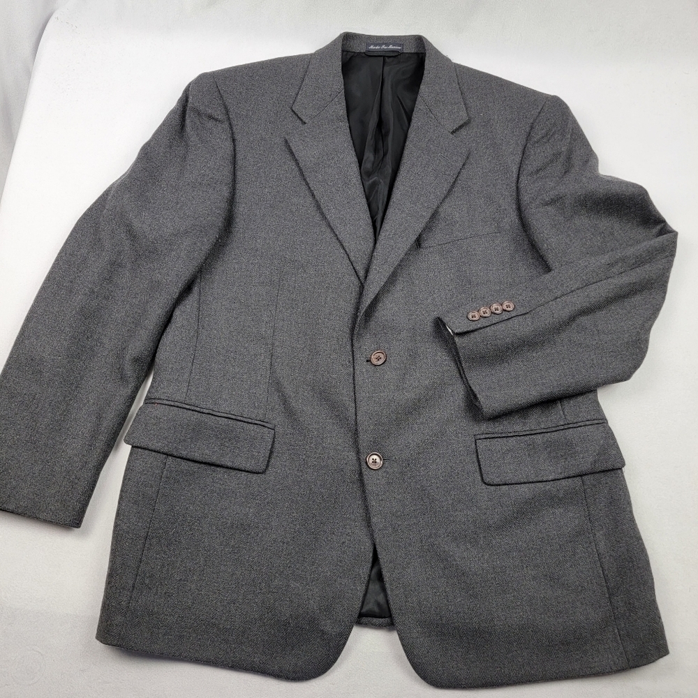 Oak Creek wool and‎ cashmere charcoal herringbone sportscoat